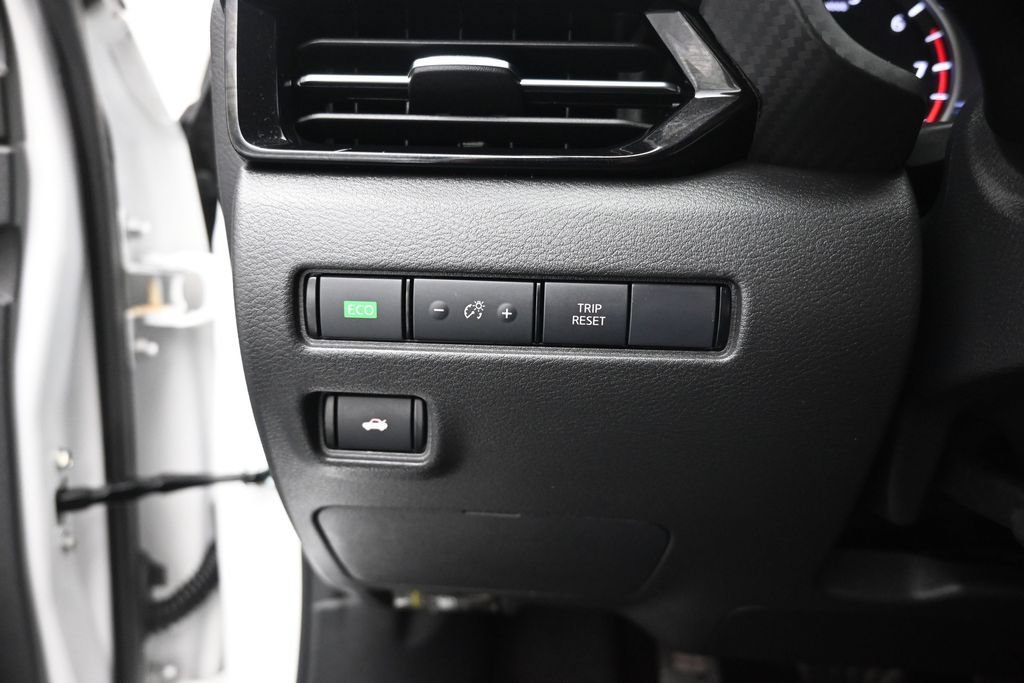 Used 2024 Nissan Sentra SR FWD image 12