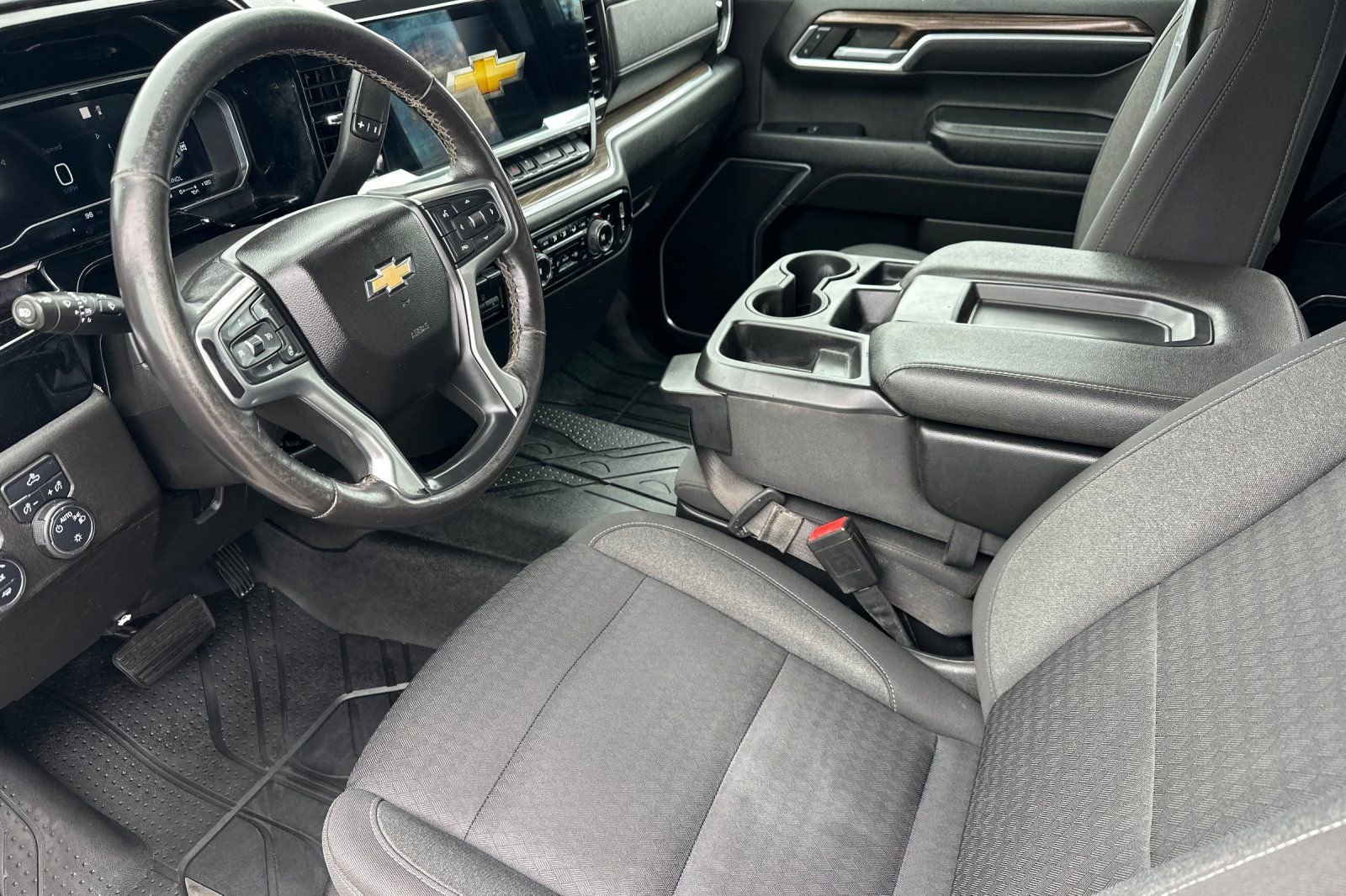 Used 2022 Chevrolet Silverado 1500 LT AWD/4WD image 10