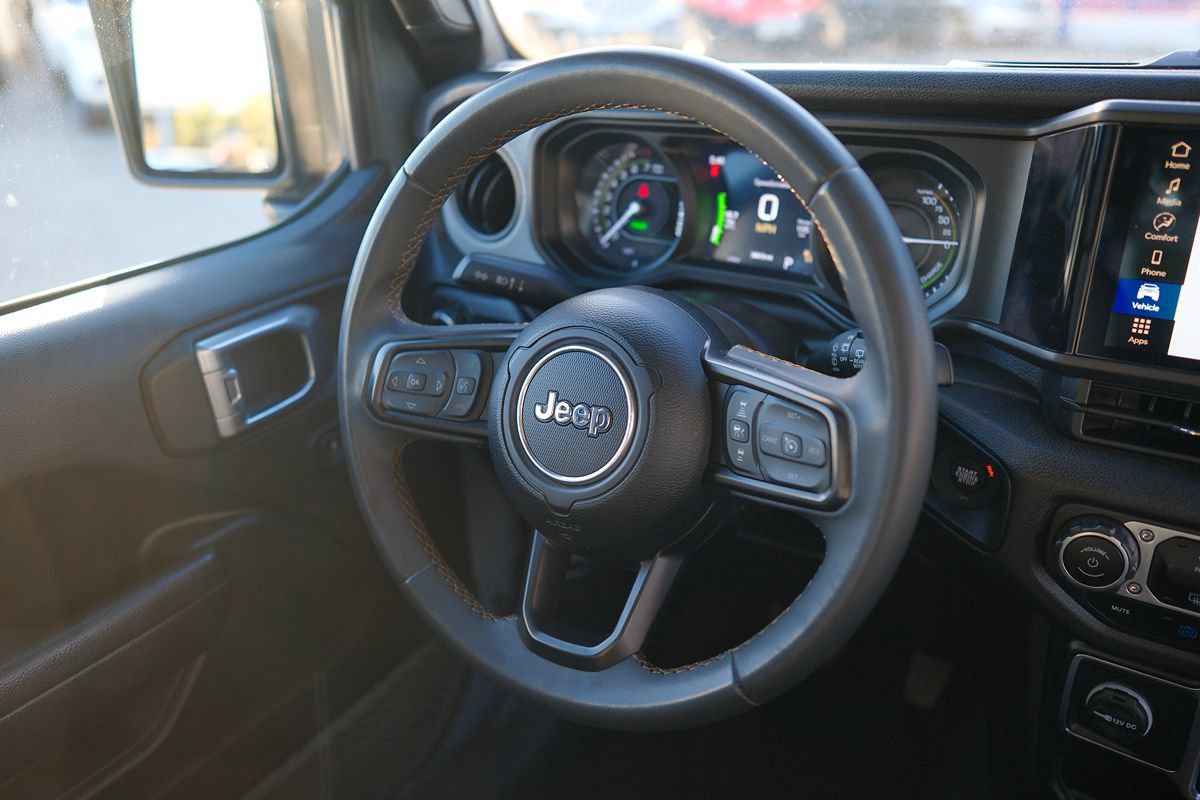 Used 2024 Jeep Wrangler Unlimited w/ Technology Group AWD/4WD image 46