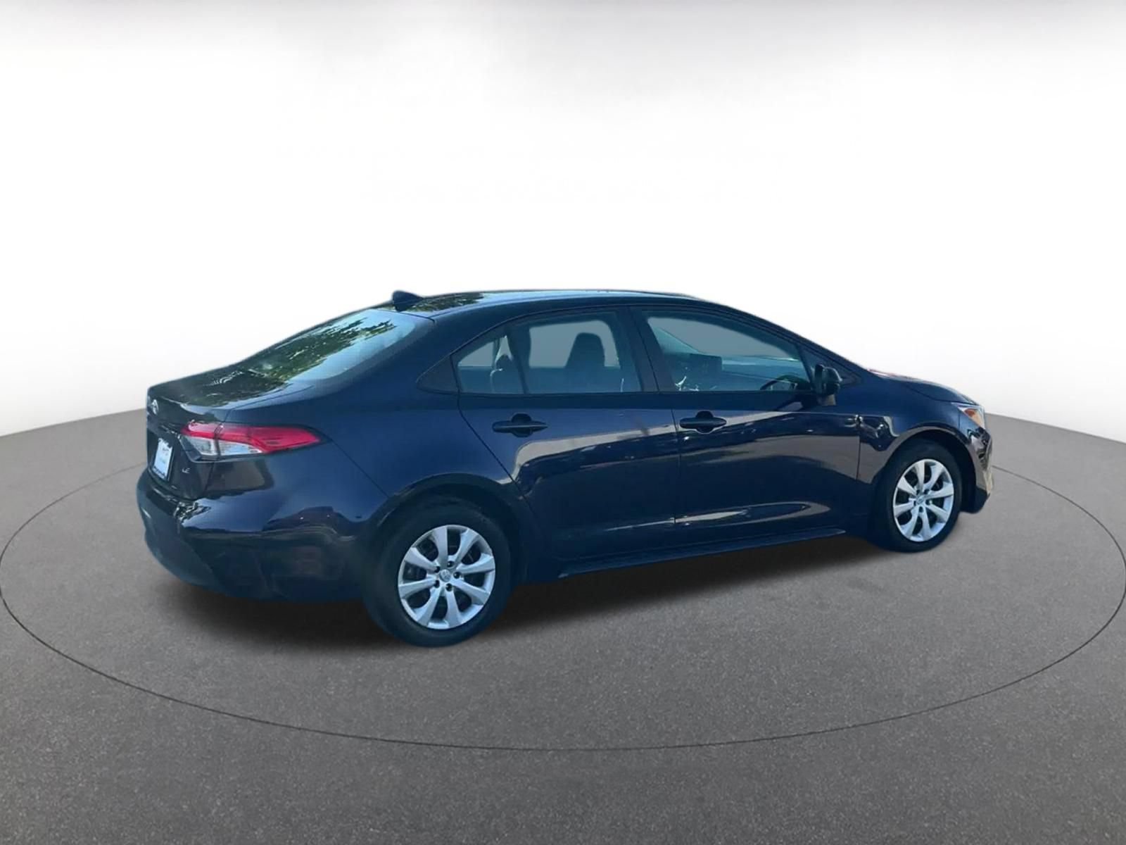 Used 2025 Toyota Corolla LE FWD image 14