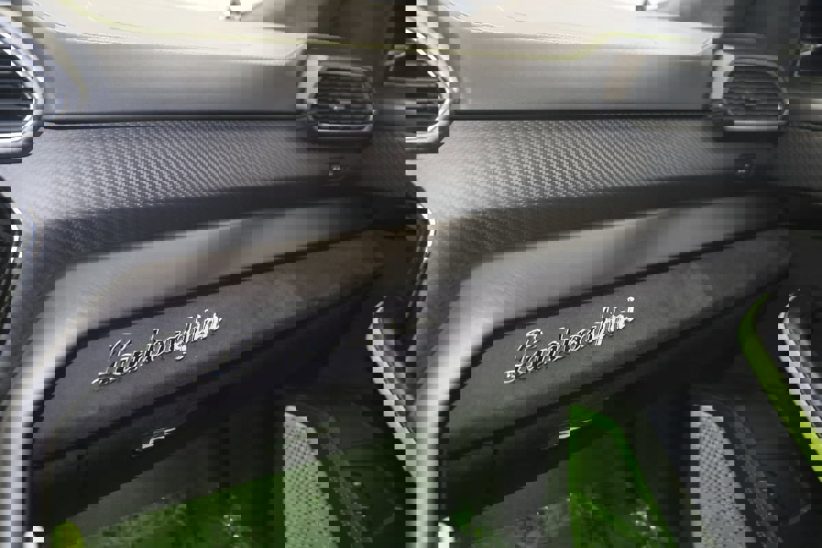 Used 2022 Lamborghini Urus image 56