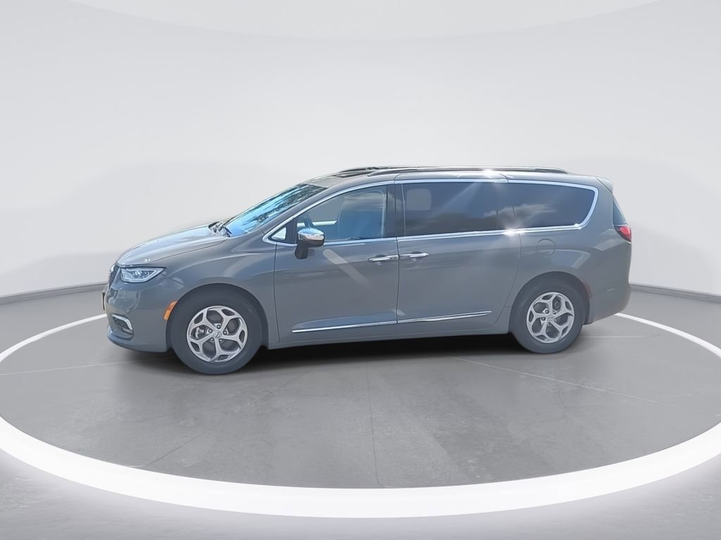Used 2023 Chrysler Pacifica Limited FWD image 5