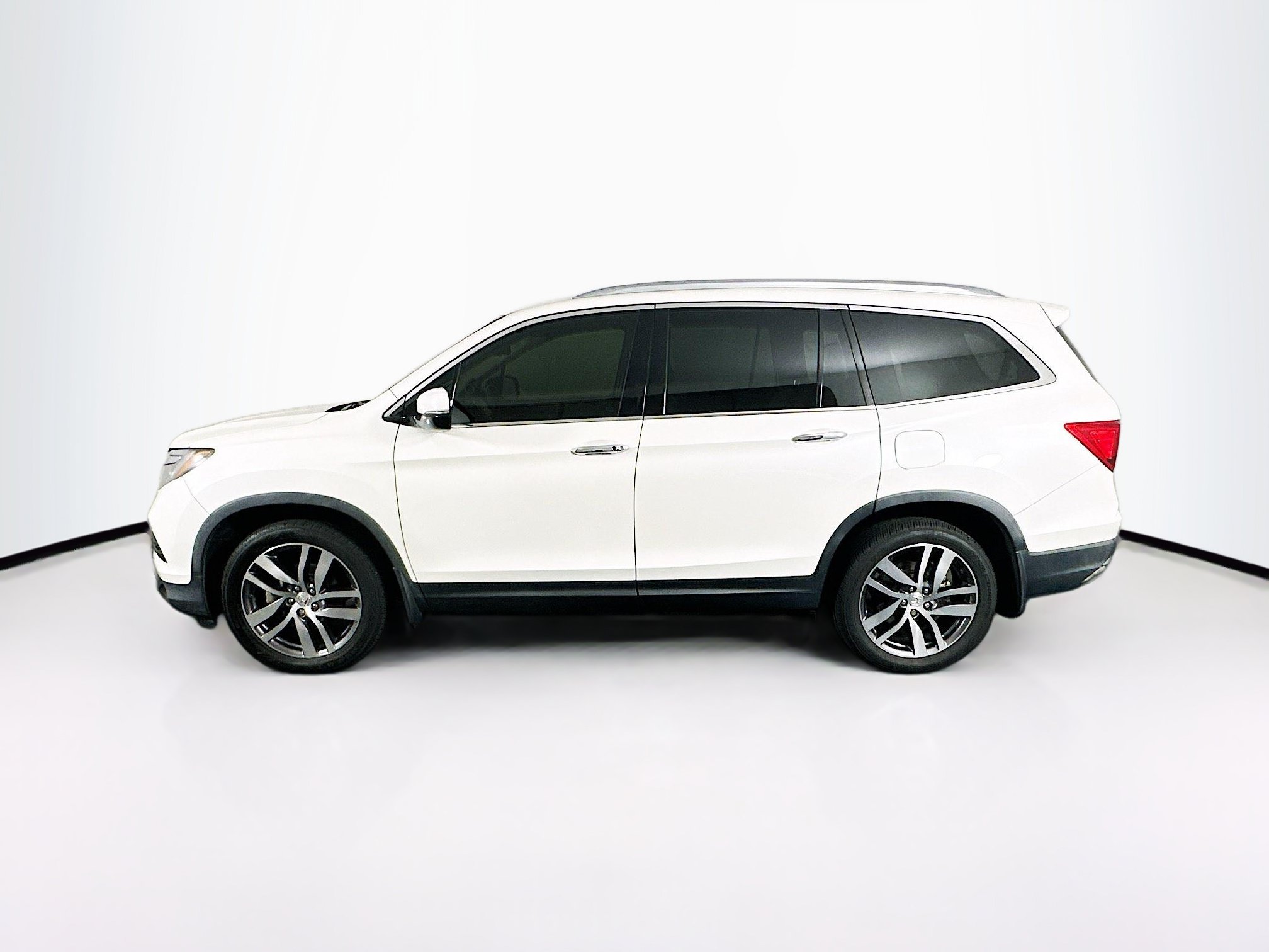 Used 2017 Honda Pilot Elite image 4