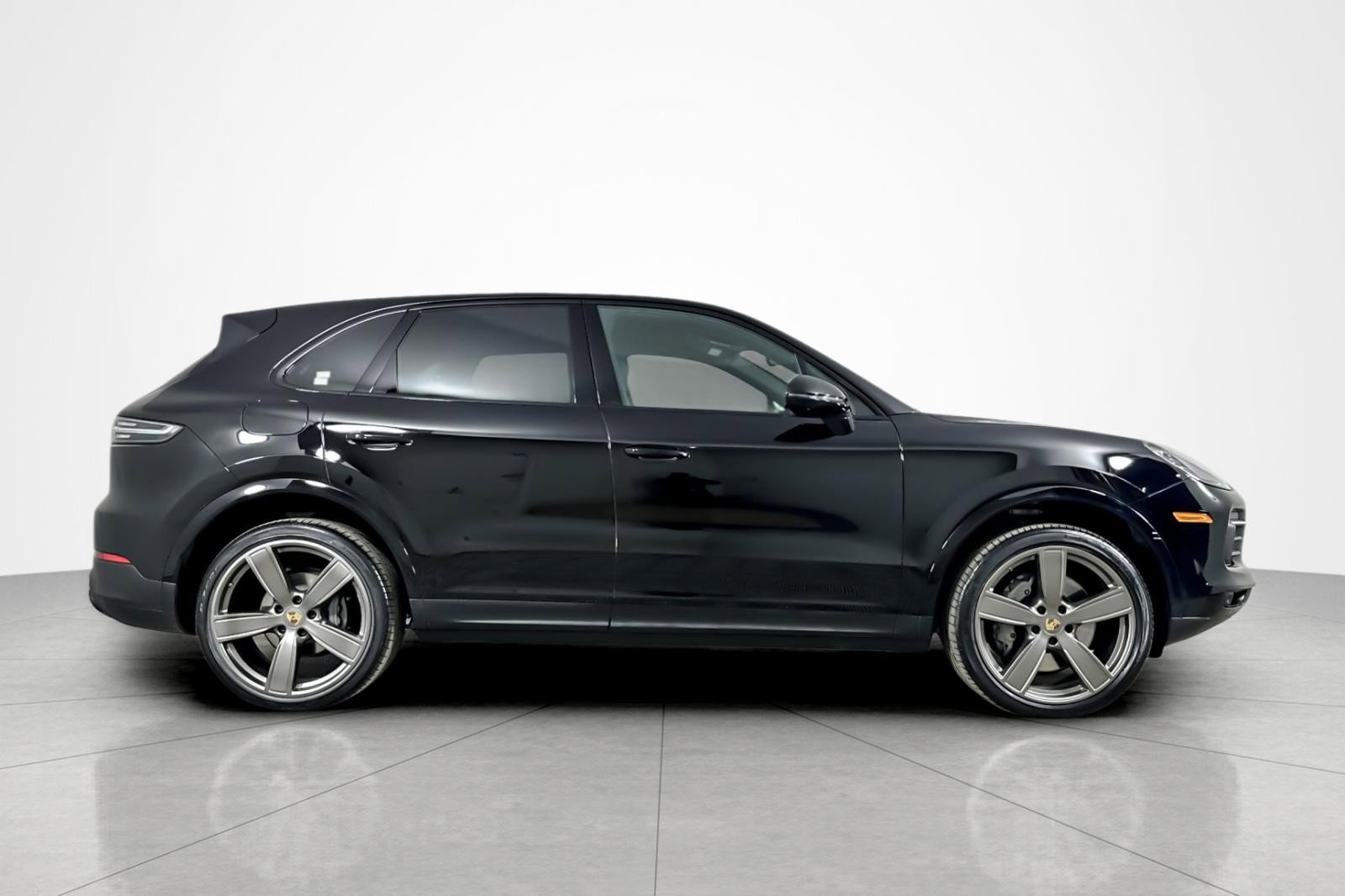 Used 2023 Porsche Cayenne S image 6