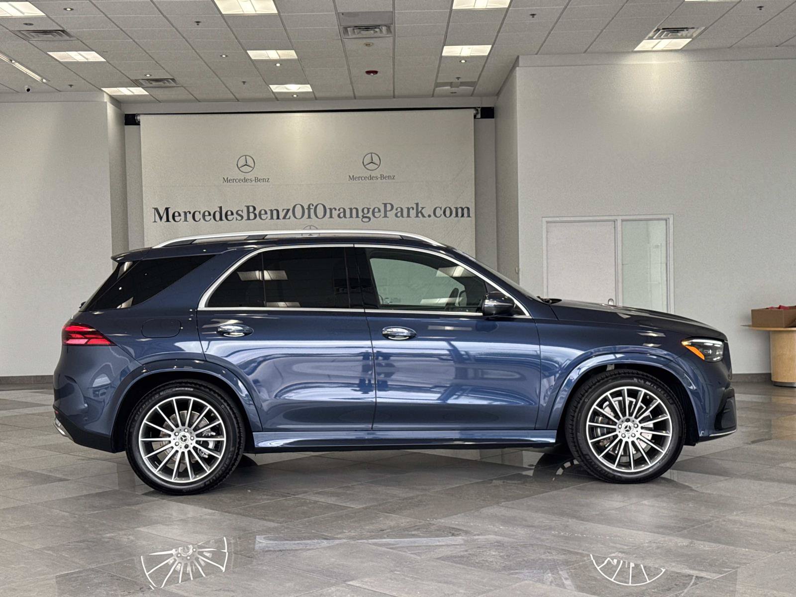 Used 2026 Mercedes-Benz GLE 450 4MATIC image 3