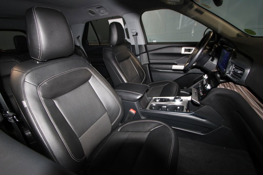 Used 2022 Ford Explorer Limited w/ Equipment Group 301A image 25