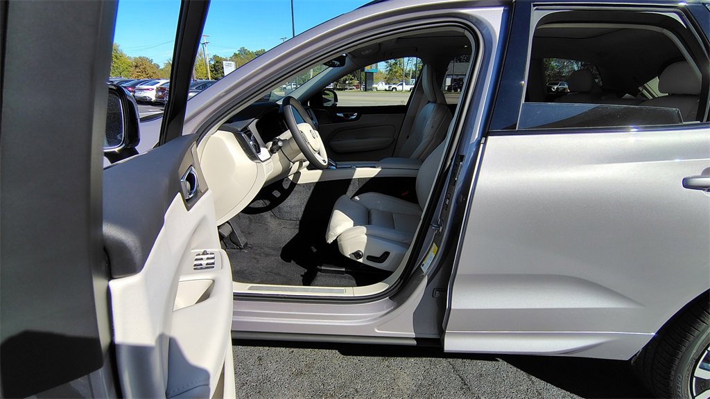 Used 2026 Volvo XC60 B5 Ultra w/ Climate Package PRO image 7