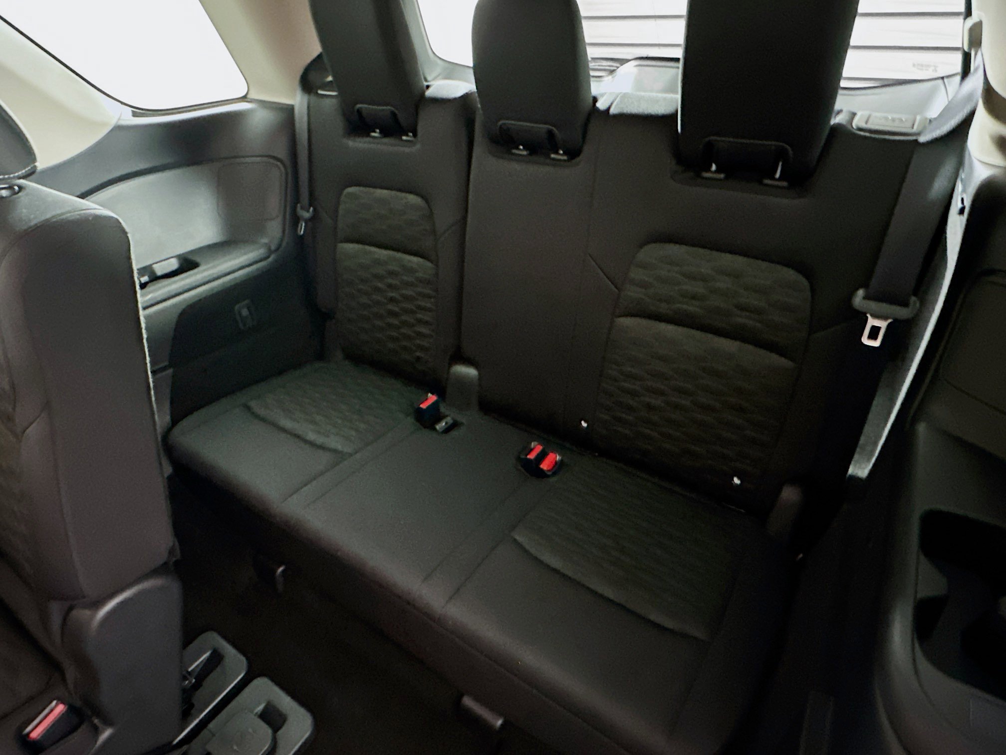 Used 2025 Nissan Pathfinder SV image 28