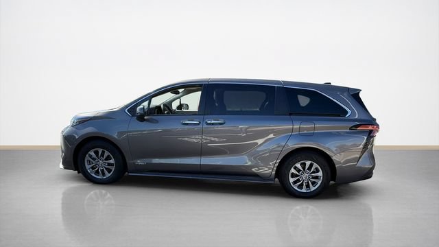 Used 2021 Toyota Sienna XLE FWD image 5