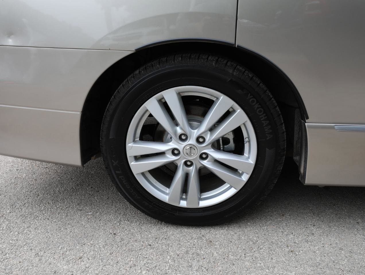 Used 2013 Nissan Quest SL FWD image 10