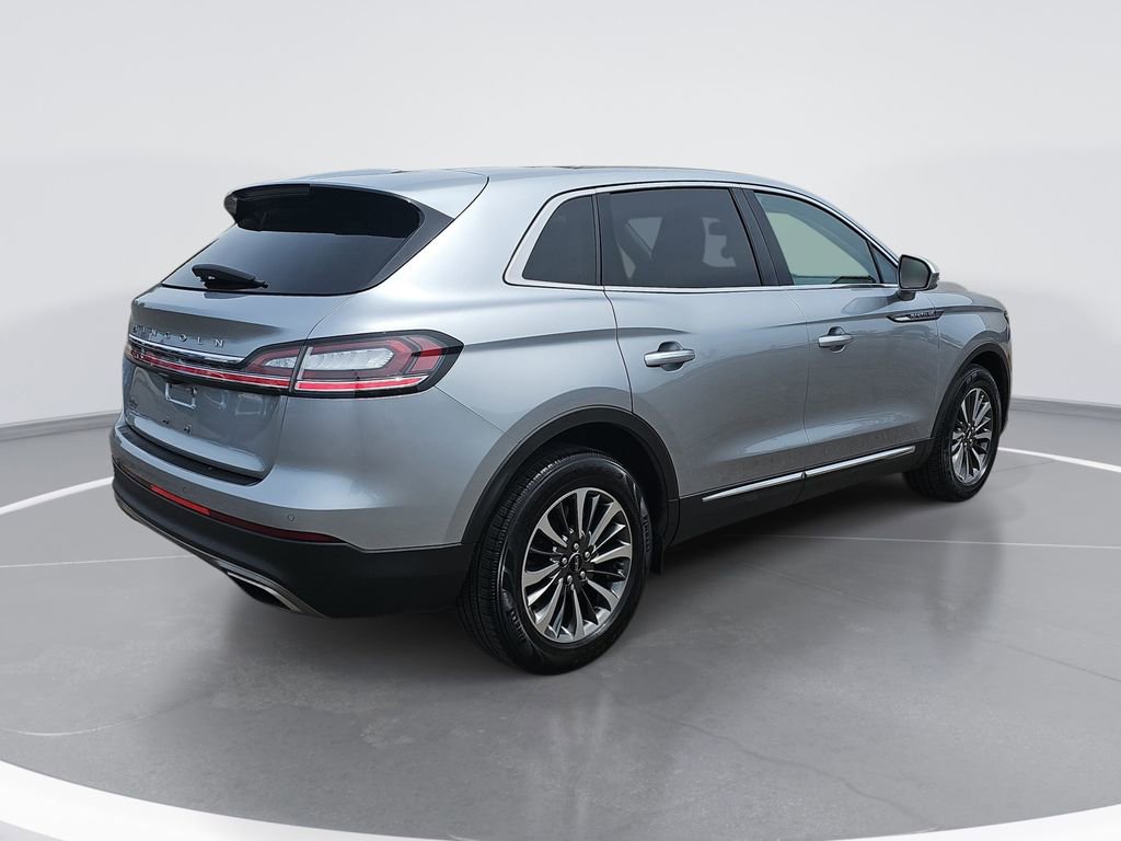 Used 2021 Lincoln Nautilus AWD w/ Equipment Group 101A image 3