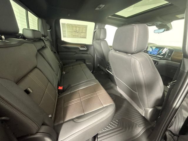 New 2026 Chevrolet Silverado 1500 High Country w/ Midnight Edition AWD/4WD image 32