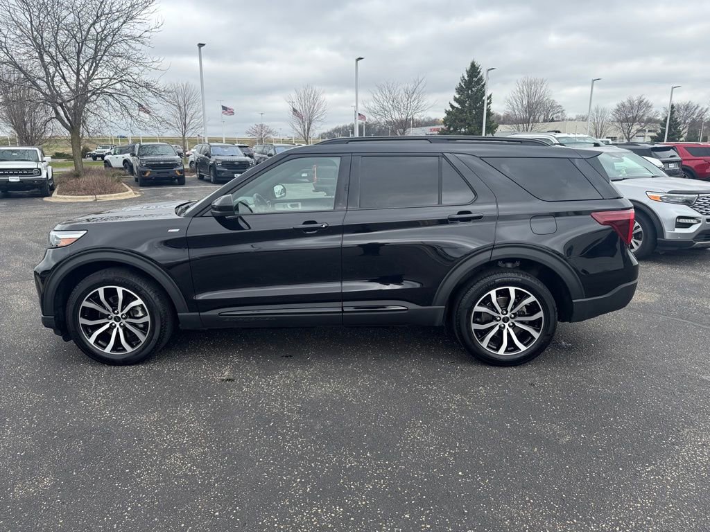 Used 2022 Ford Explorer ST-Line w/ Class IV Trailer Tow Package image 4