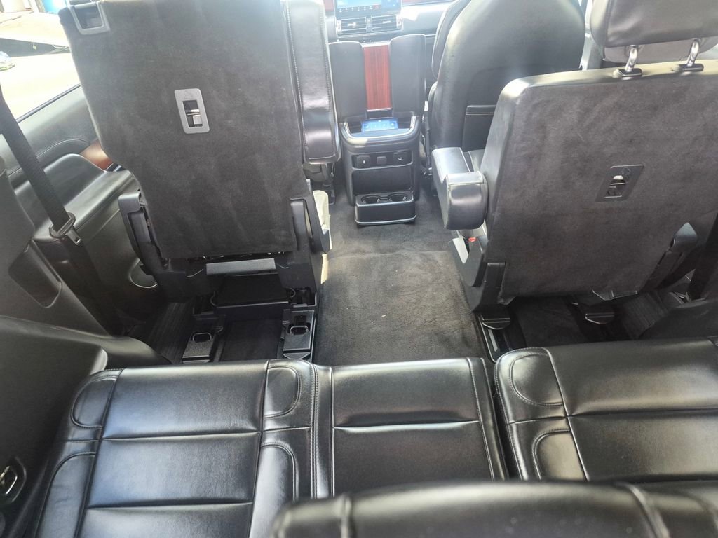 Used 2024 Lincoln Navigator Reserve image 15