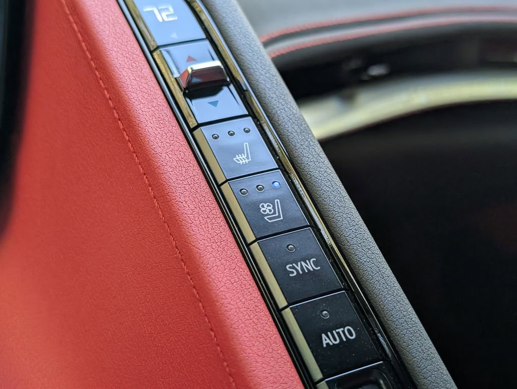 Used 2024 Chevrolet Corvette Stingray Preferred Cpe w/ 2LT RWD image 29