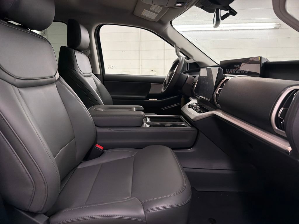 New 2026 Ford Expedition Active RWD image 28