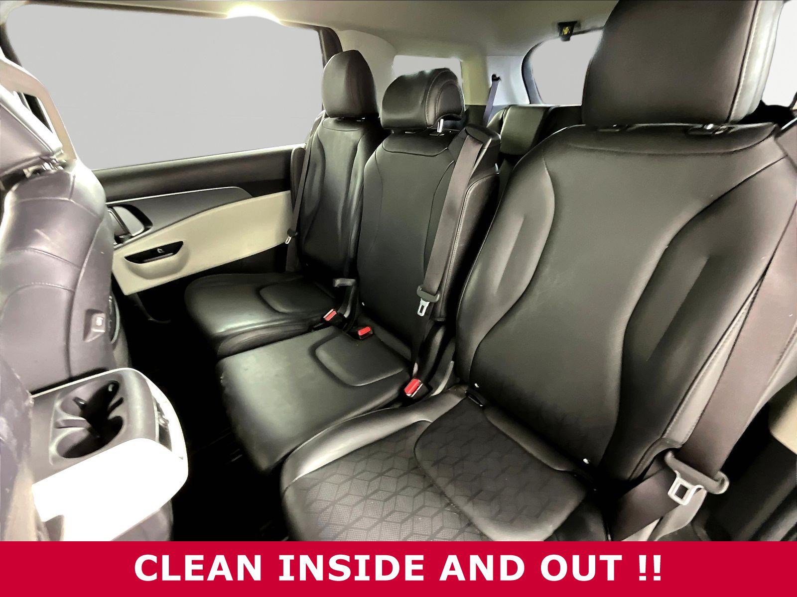 Certified 2022 Kia Carnival LX FWD image 22