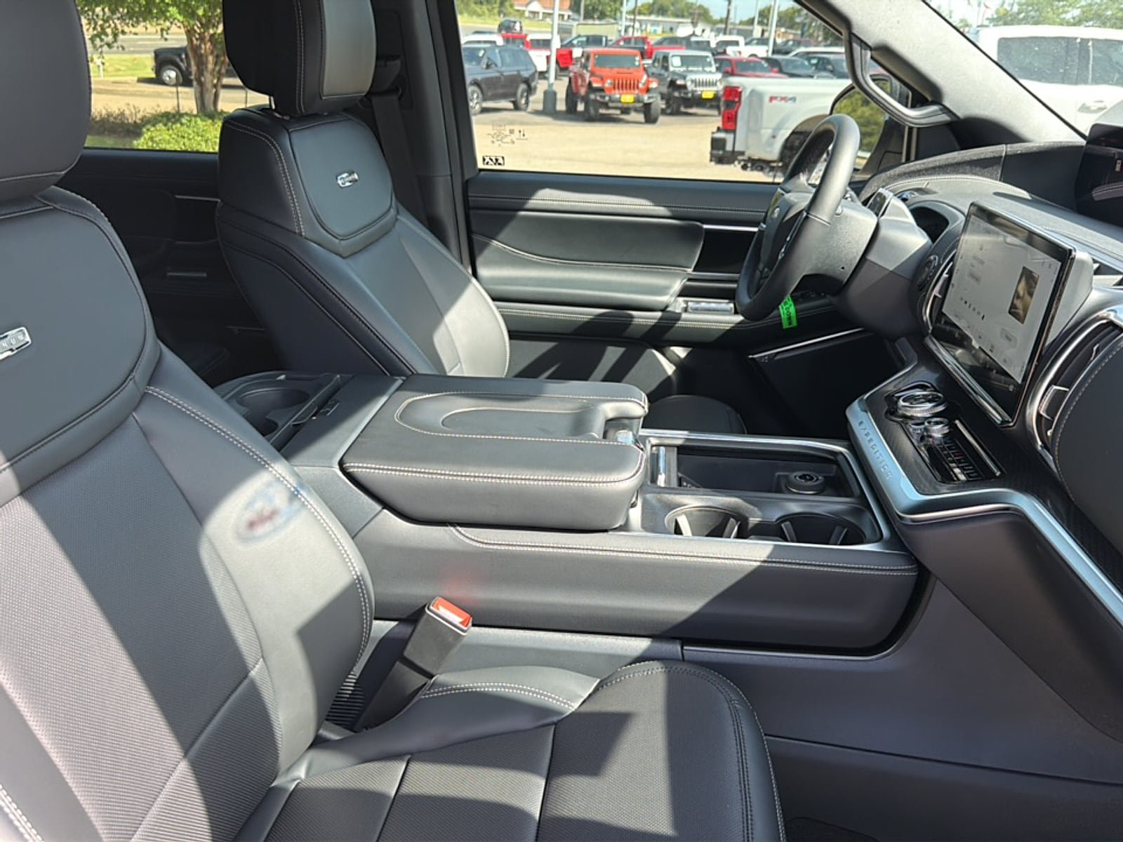New 2027 Ford Expedition Platinum w/ Stealth Appearance Package AWD/4WD image 15