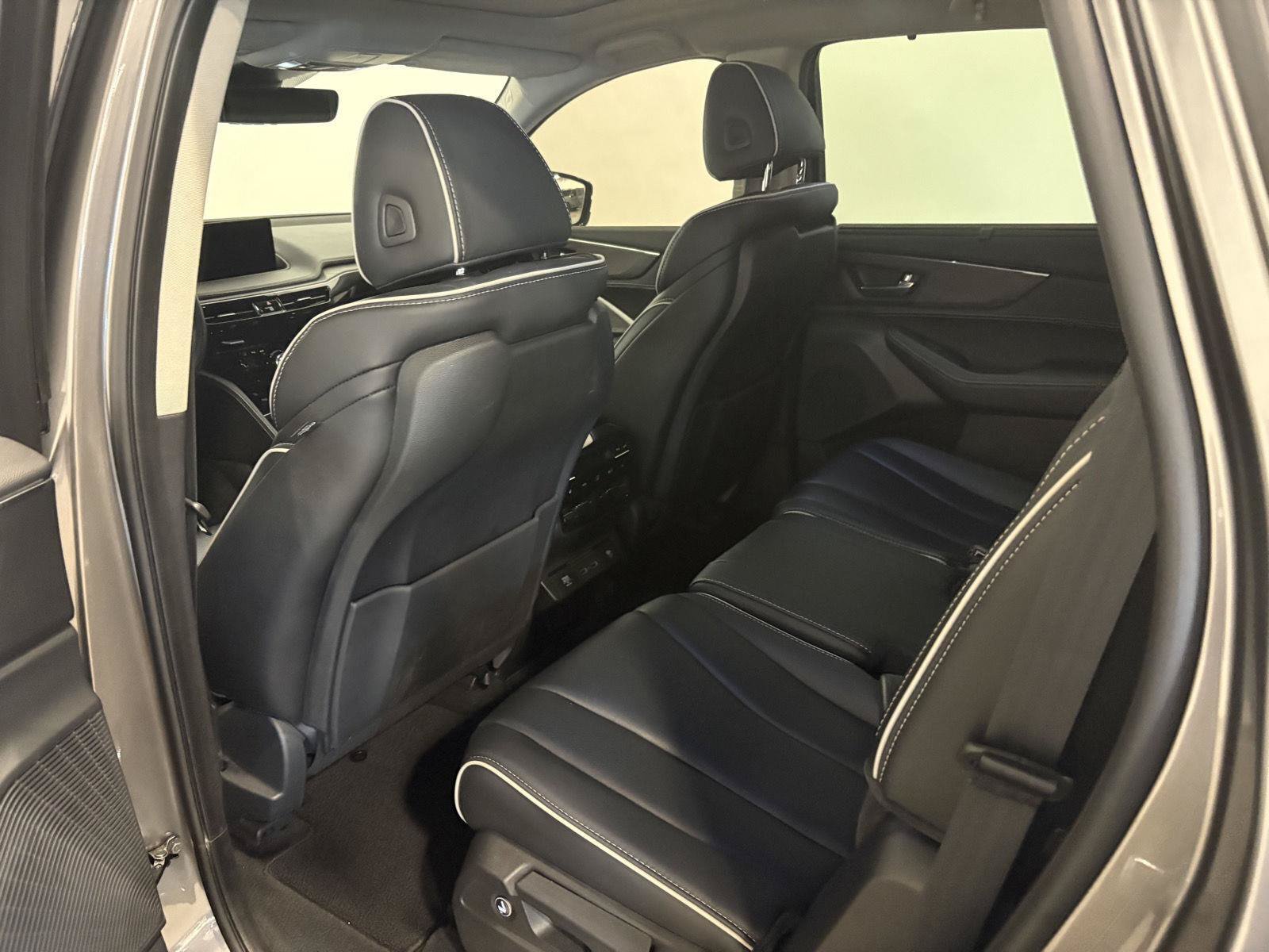 Used 2024 Acura MDX w/ Advance Package AWD/4WD image 35