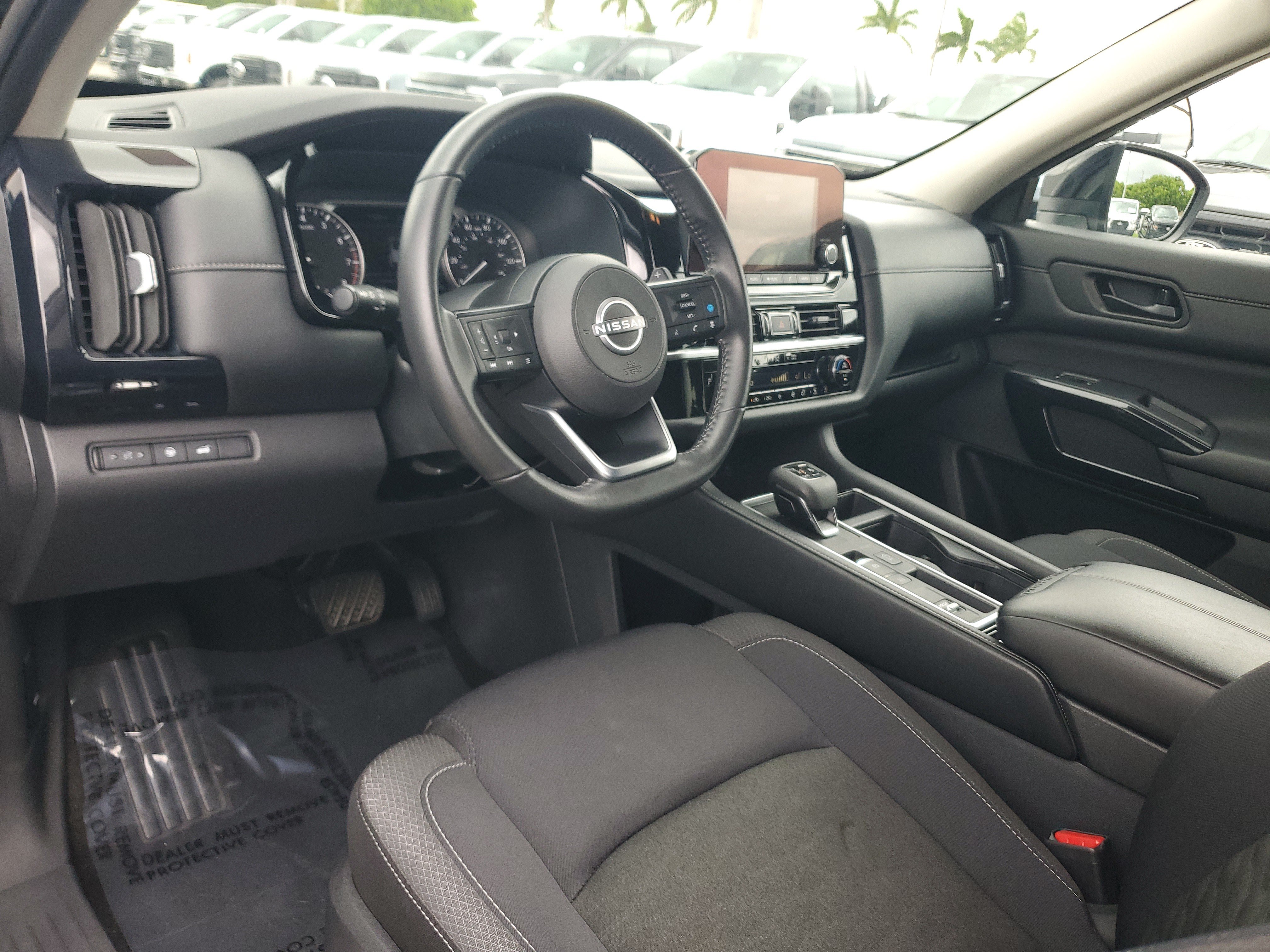 Certified 2025 Nissan Pathfinder SV w/ Black Appearance Package FWD image 9