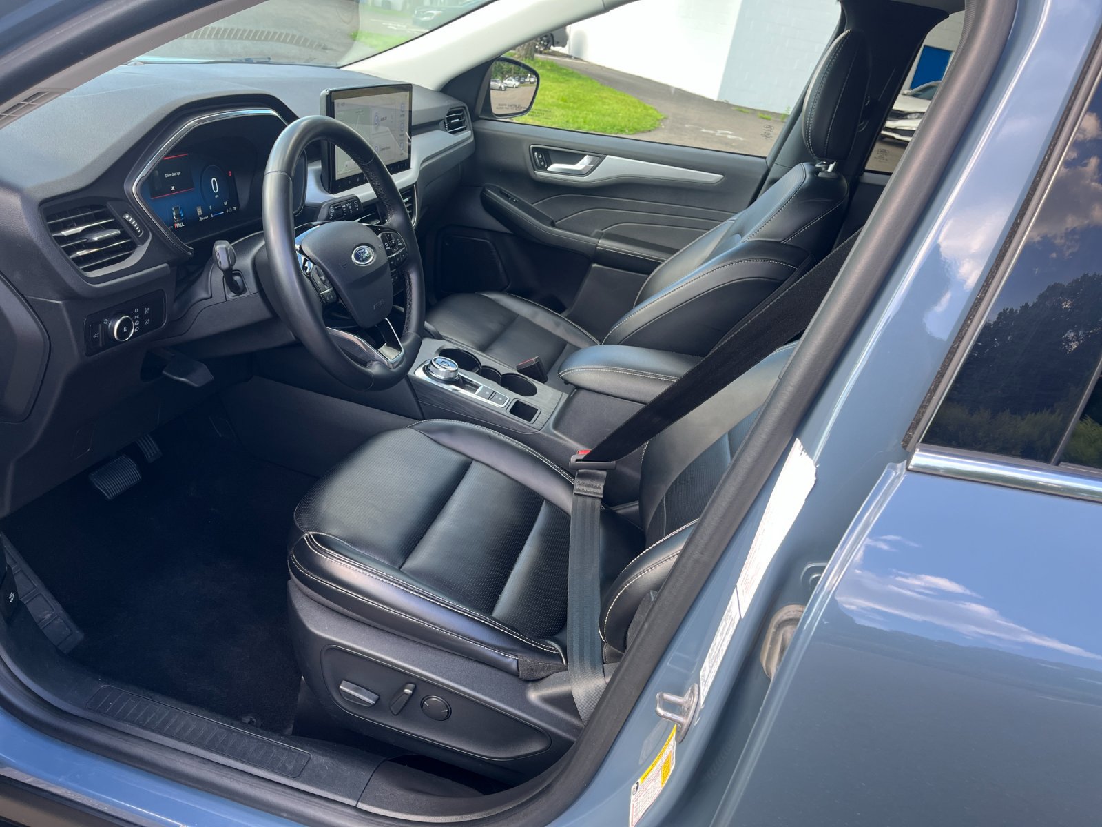 Used 2024 Ford Escape Platinum AWD/4WD image 11