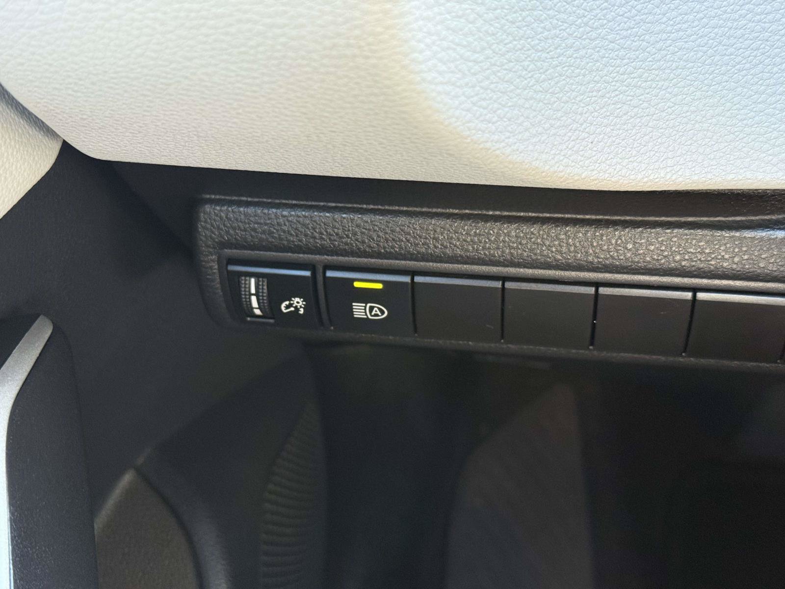 Used 2025 Toyota Corolla SE FWD image 23