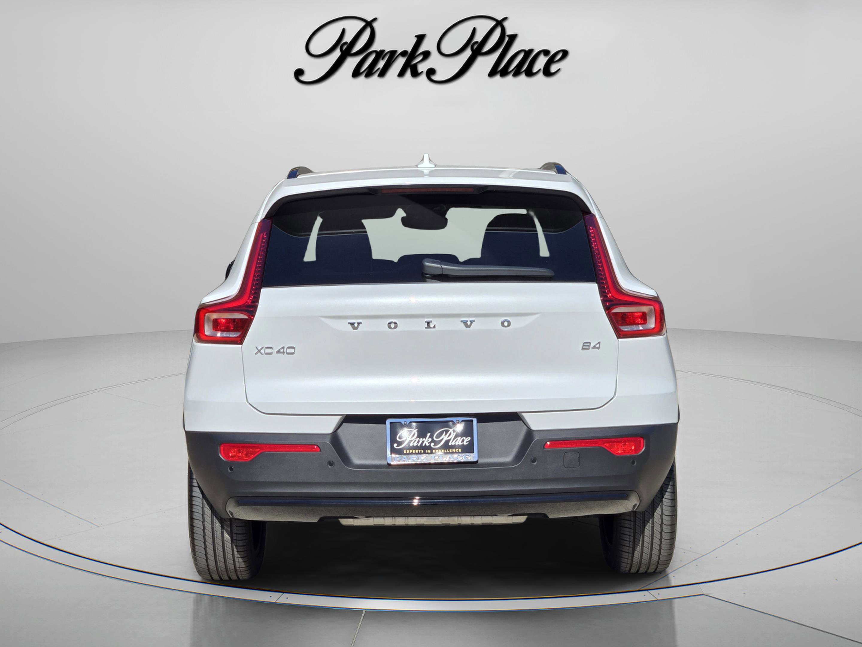 New 2026 Volvo XC40 B4 Core w/ Climate Package image 4