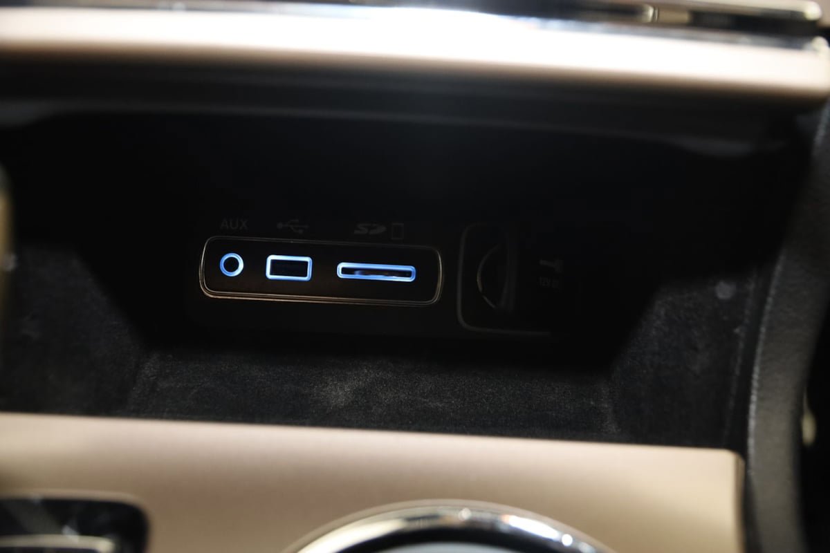 Used 2017 Jeep Grand Cherokee Limited AWD/4WD image 29