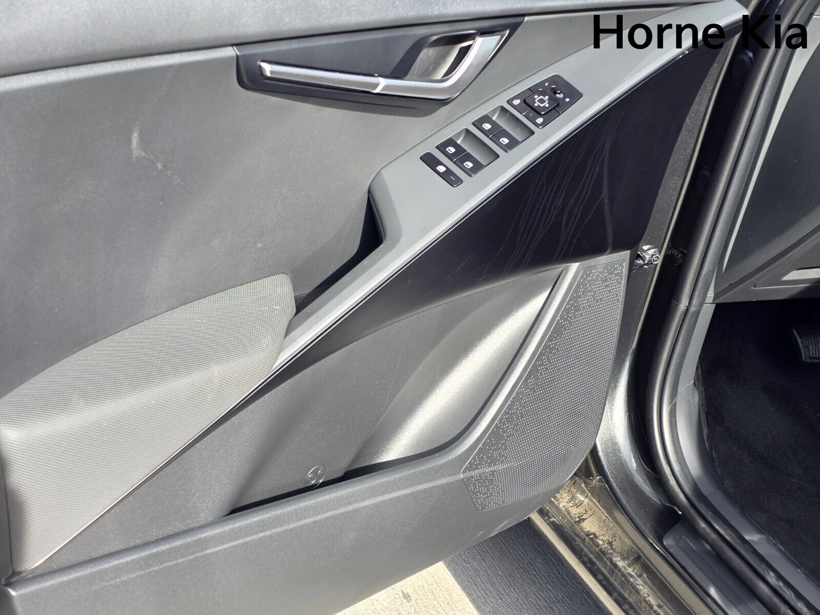 New 2026 Kia Niro LX image 9