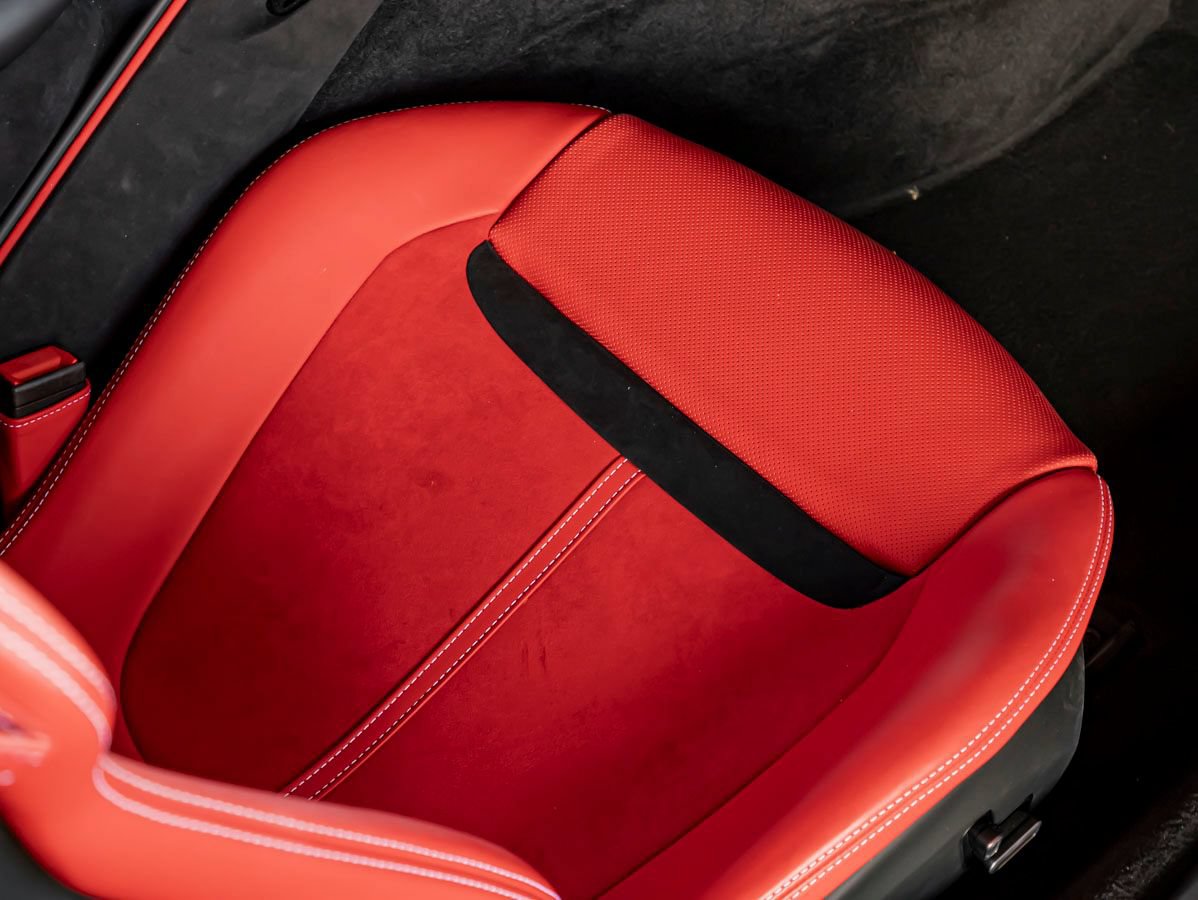 Used 2024 Ferrari Roma Spider RWD image 31