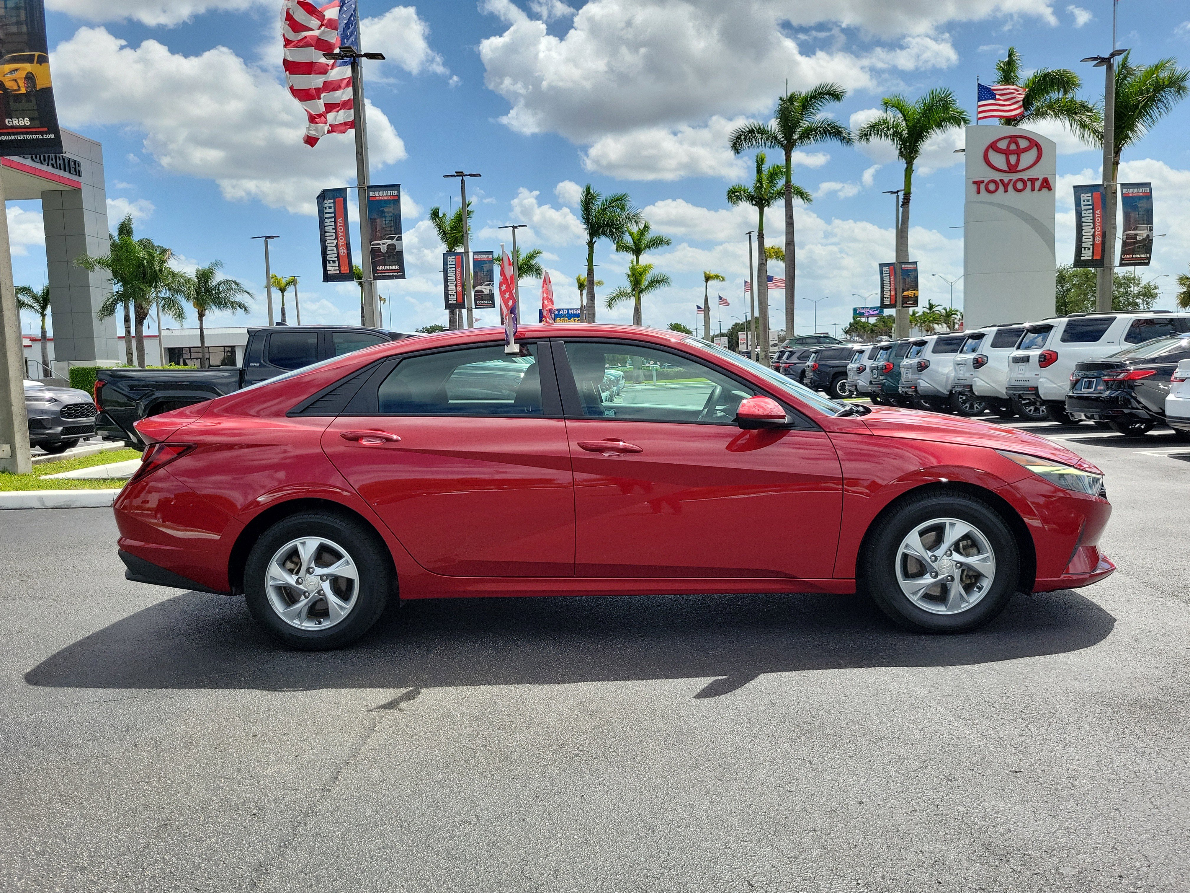Used 2021 Hyundai Elantra SE w/ Cargo Package FWD image 13