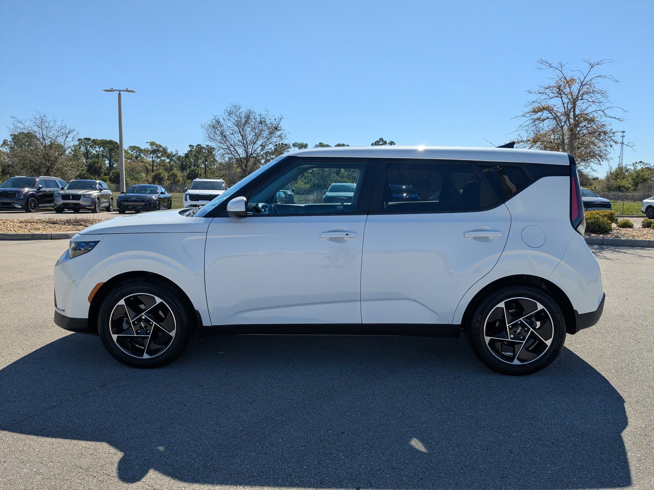 Used 2024 Kia Soul EX image 8