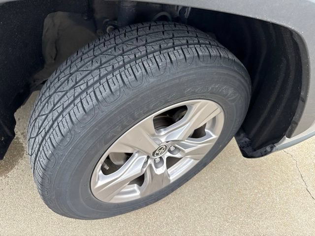 Used 2024 Toyota RAV4 XLE FWD image 9