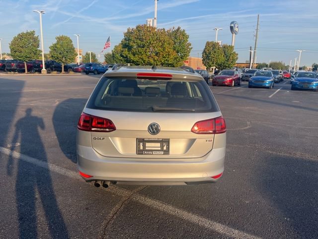Used 2017 Volkswagen Golf SEL image 9