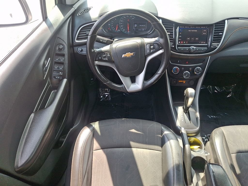 Used 2020 Chevrolet Trax LT w/ LT Convenience Package AWD/4WD image 13