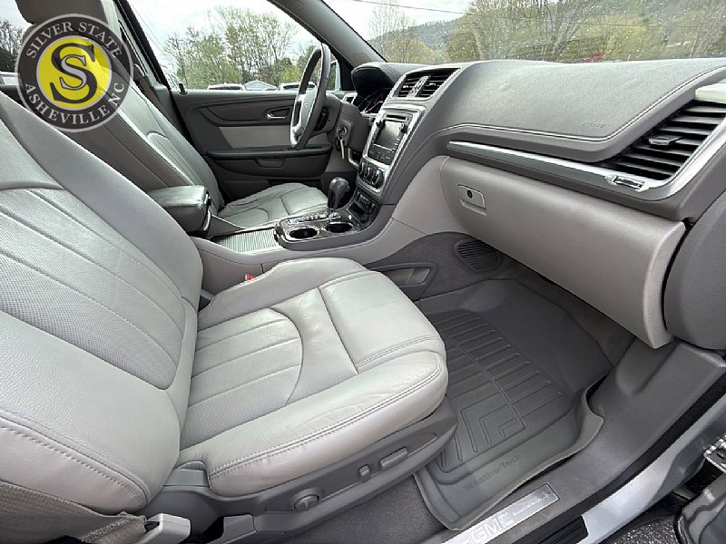 Used 2014 GMC Acadia SLT w/ Technology Package FWD image 16