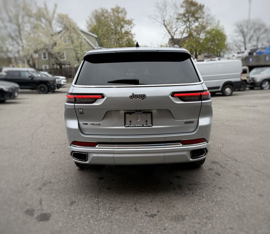 Used 2023 Jeep Grand Cherokee L Overland w/ Advanced Protech Group III AWD/4WD image 10