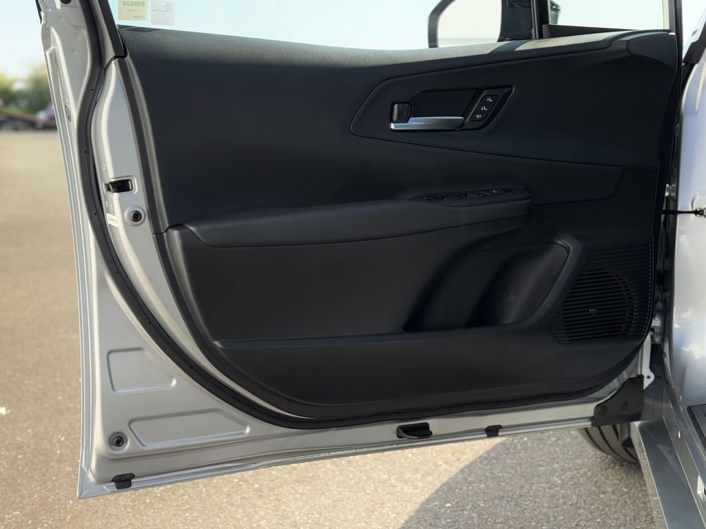 Used 2024 Toyota Prius Prime Premium w/ Advanced Technology Package FWD image 10