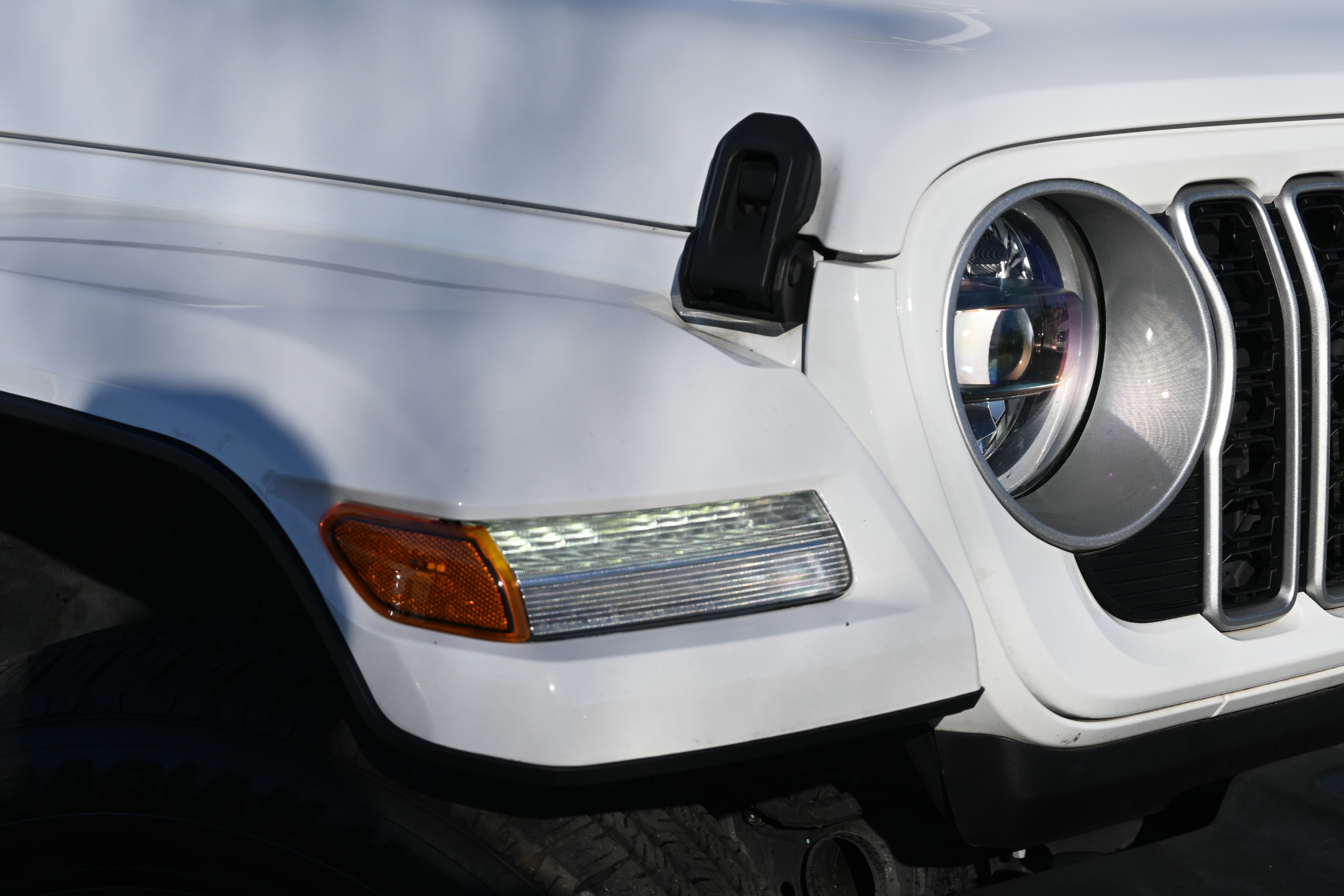 Used 2024 Jeep Wrangler Sahara w/ Technology Group image 13