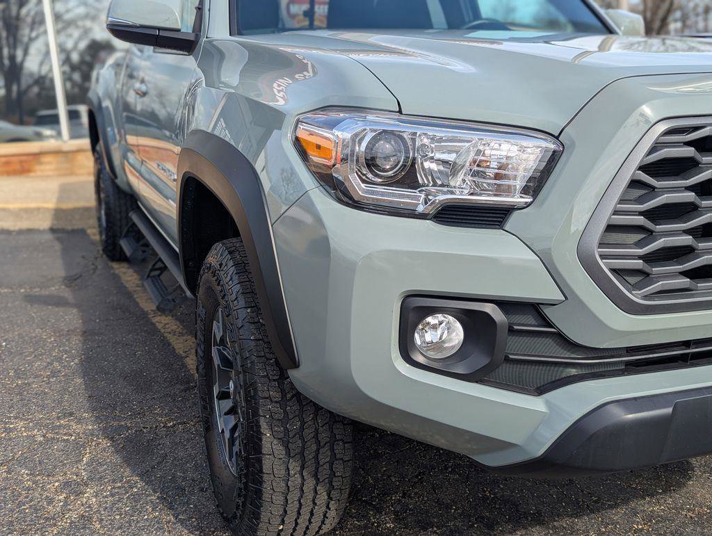 Used 2023 Toyota Tacoma TRD Off-Road w/ TRD Premium Off Road Package image 13