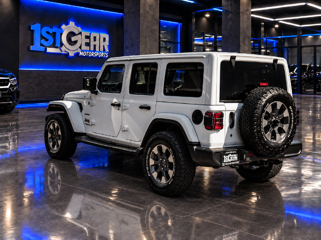 Used 2018 Jeep Wrangler Unlimited Sahara w/ Uconnect 4C Nav & Sound Group AWD/4WD image 8
