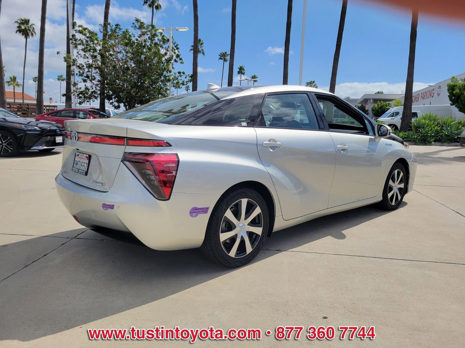 Certified 2019 Toyota Mirai Base image 4