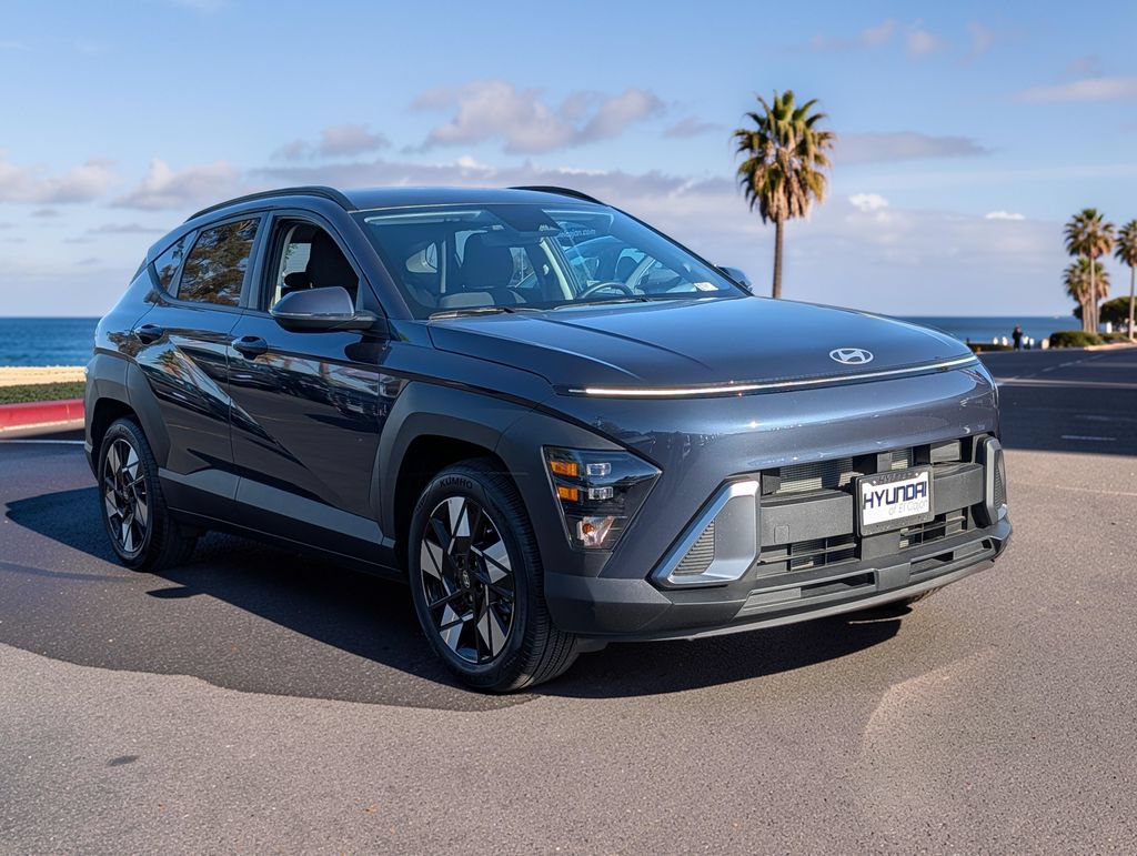 Certified 2025 Hyundai Kona SEL FWD image 4
