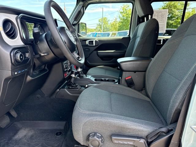 Used 2024 Jeep Wrangler Unlimited AWD/4WD image 21