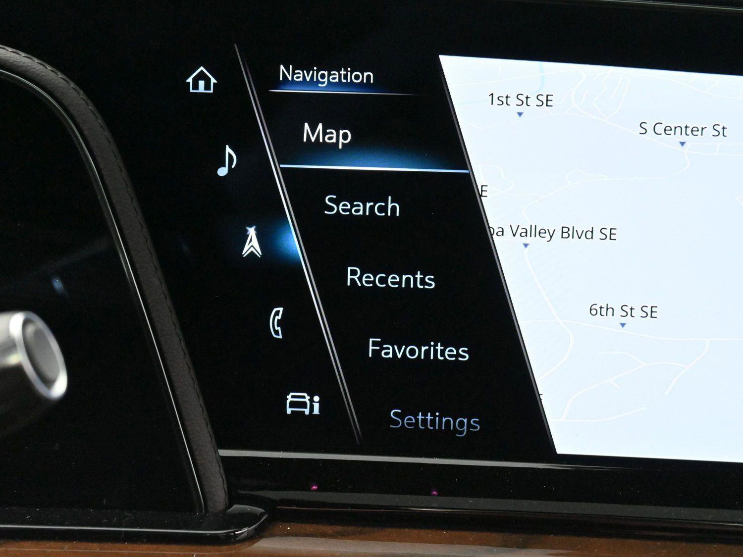 Certified 2024 Cadillac Escalade Sport Platinum image 28