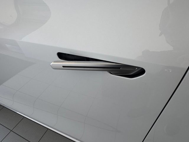New 2026 Cadillac Lyriq Luxury AWD/4WD image 42