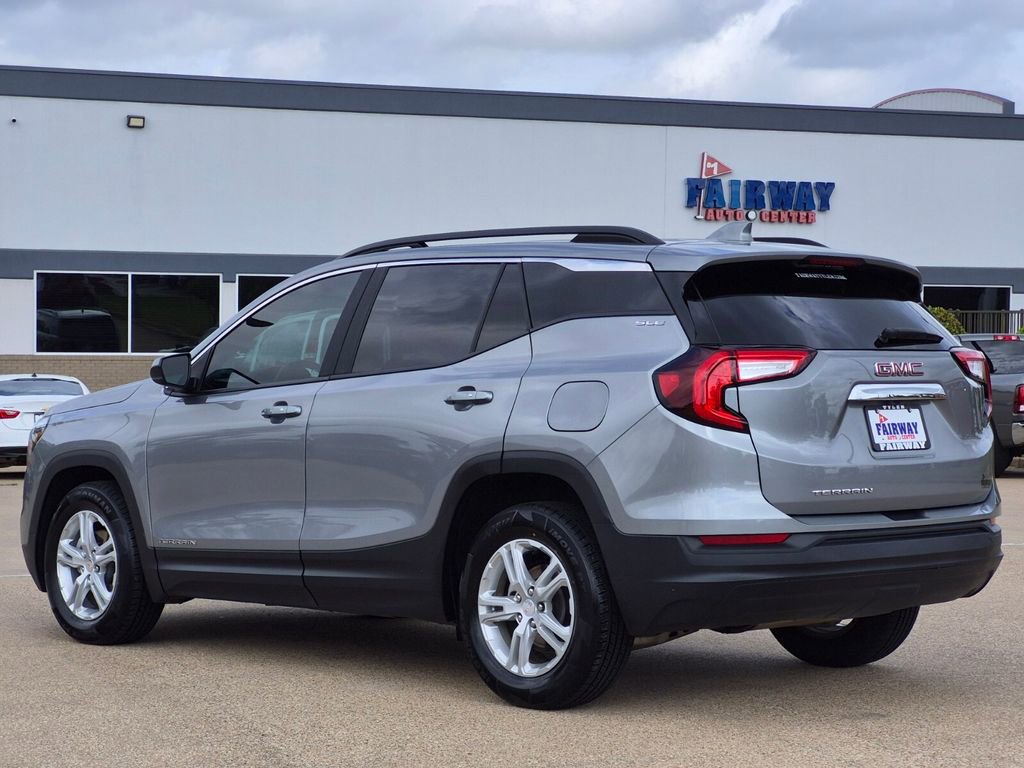 Used 2023 GMC Terrain SLE w/ Driver Convenience Package image 6