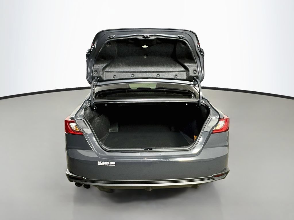 Used 2026 Toyota Camry SE FWD image 30