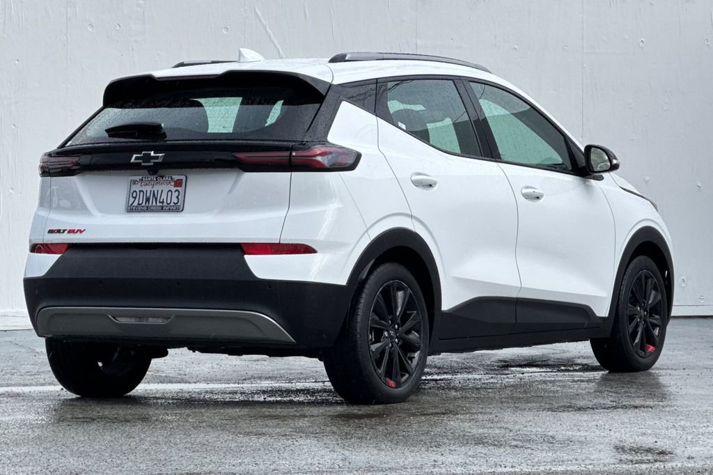 Used 2023 Chevrolet Bolt EUV LT w/ Convenience Package image 3