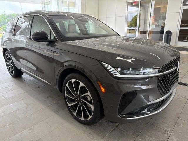 Used 2024 Lincoln Nautilus Black Label AWD/4WD image 5